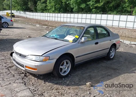 1996 Honda Accord Lx/Ex from USA, damaged, VIN 1HGCD563XTA267789